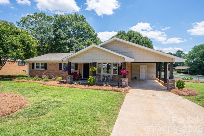 601 Wren Rd, Gastonia, NC 28056