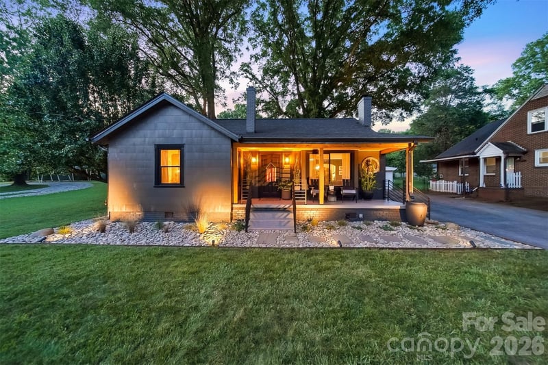 504 6th St, Newton, NC 28658