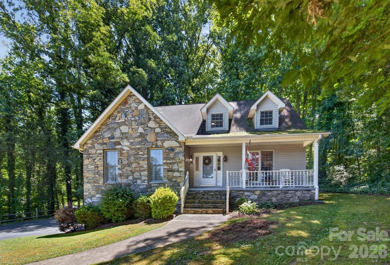 163 Canaan Dr, Candler, NC 28715