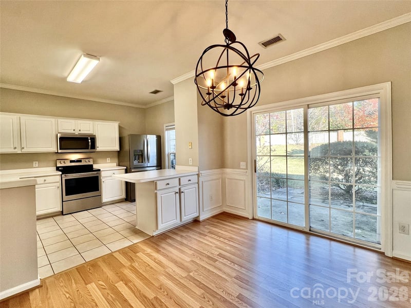 2762 Thornbush Ct, Charlotte, NC 28270