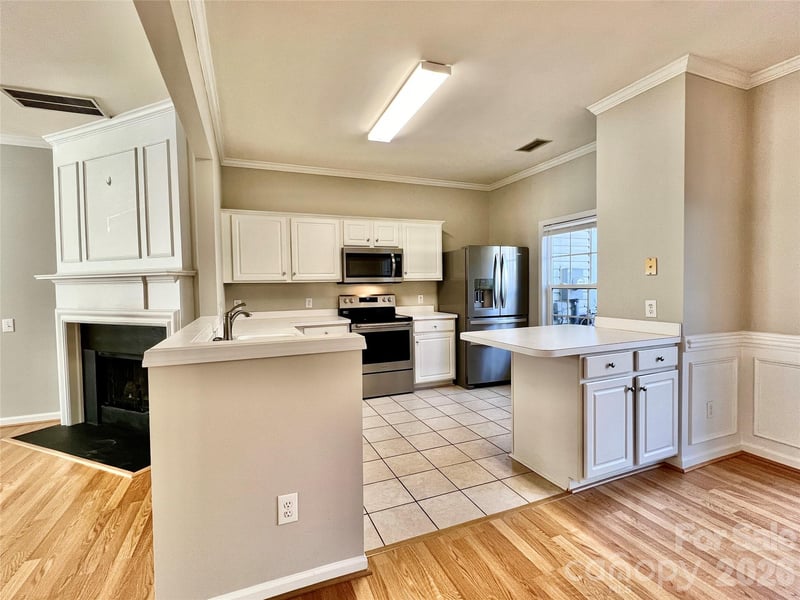 2762 Thornbush Ct, Charlotte, NC 28270