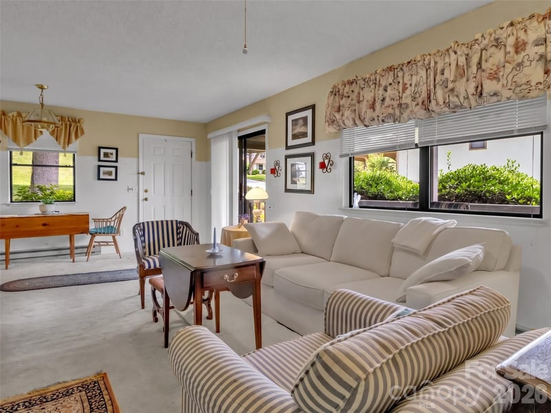 35 Talon Ct, Waynesville, NC 28786