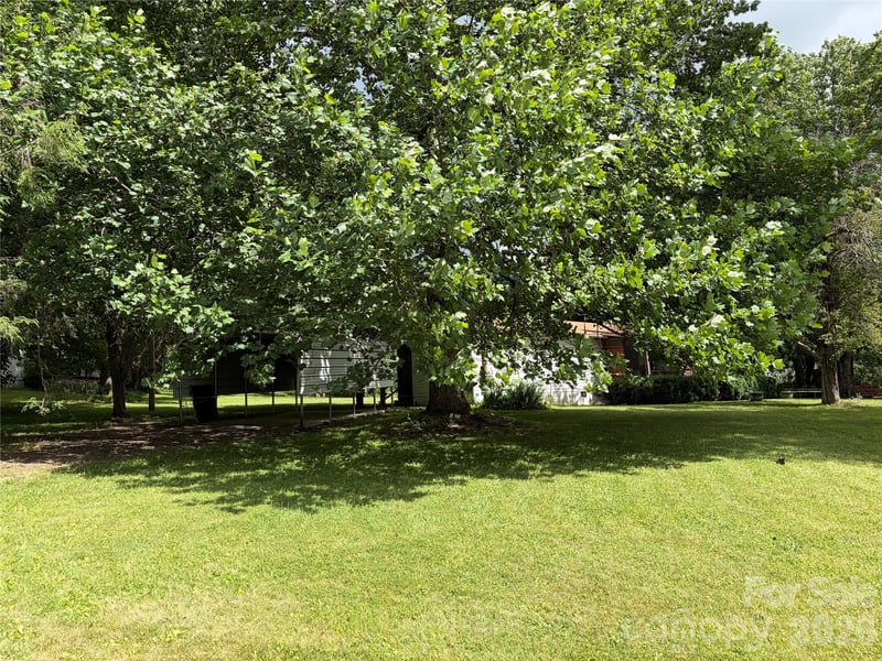 42 Country Meadows Rd, Burnsville, NC 28714