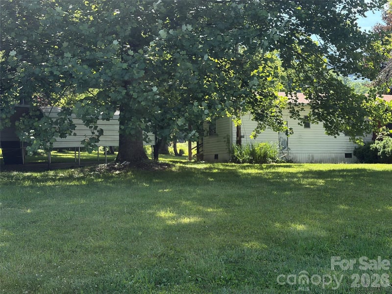 42 Country Meadows Rd, Burnsville, NC 28714