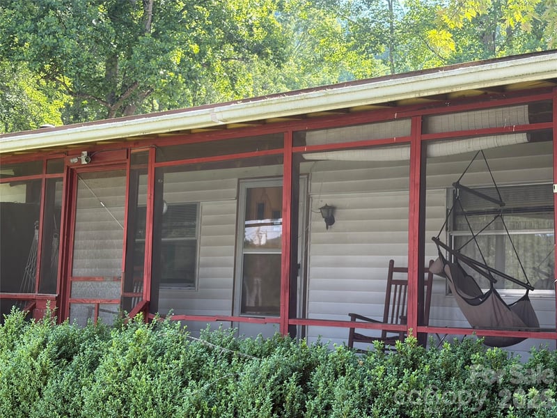 42 Country Meadows Rd, Burnsville, NC 28714