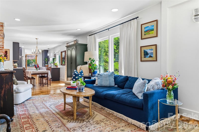 9 Bramlett Ct, Asheville, NC 28806