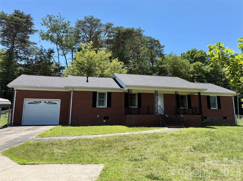 1106 Laurel Woods Dr, Gastonia, NC 28052
