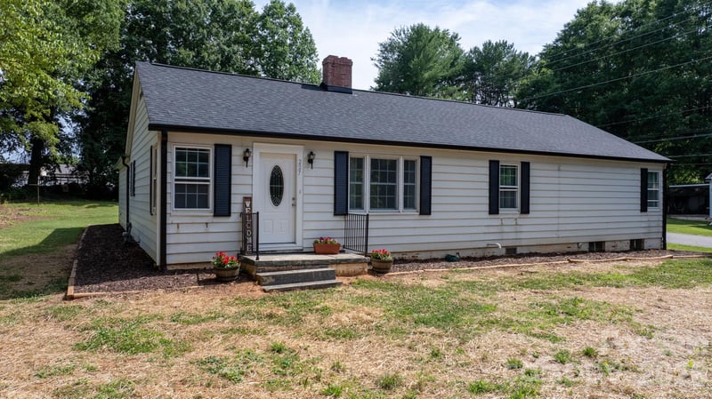 227 27th St, Newton, NC 28658