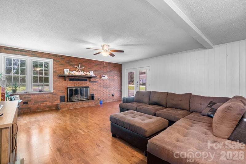 227 27th St, Newton, NC 28658