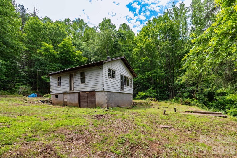 191 Walkertown Rd, Black Mountain, NC 28711
