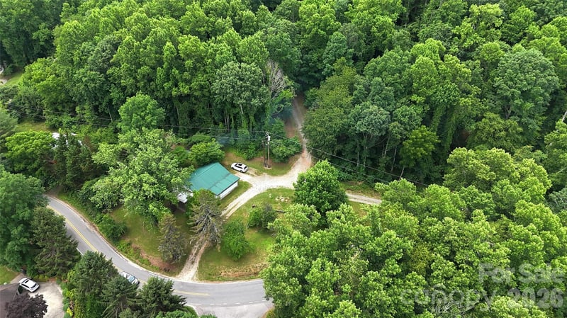 402 Sharon Rd, Fairview, NC 28730