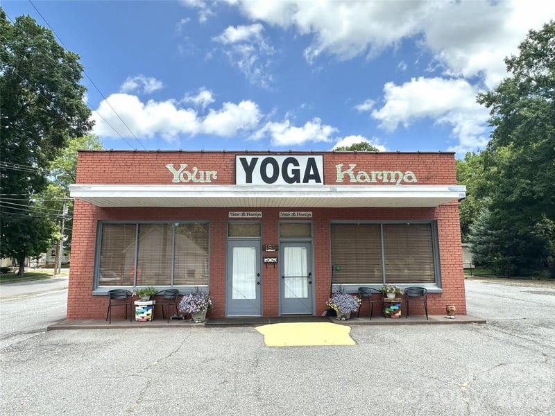 195 Statesville Ave, Mooresville, NC 28115
