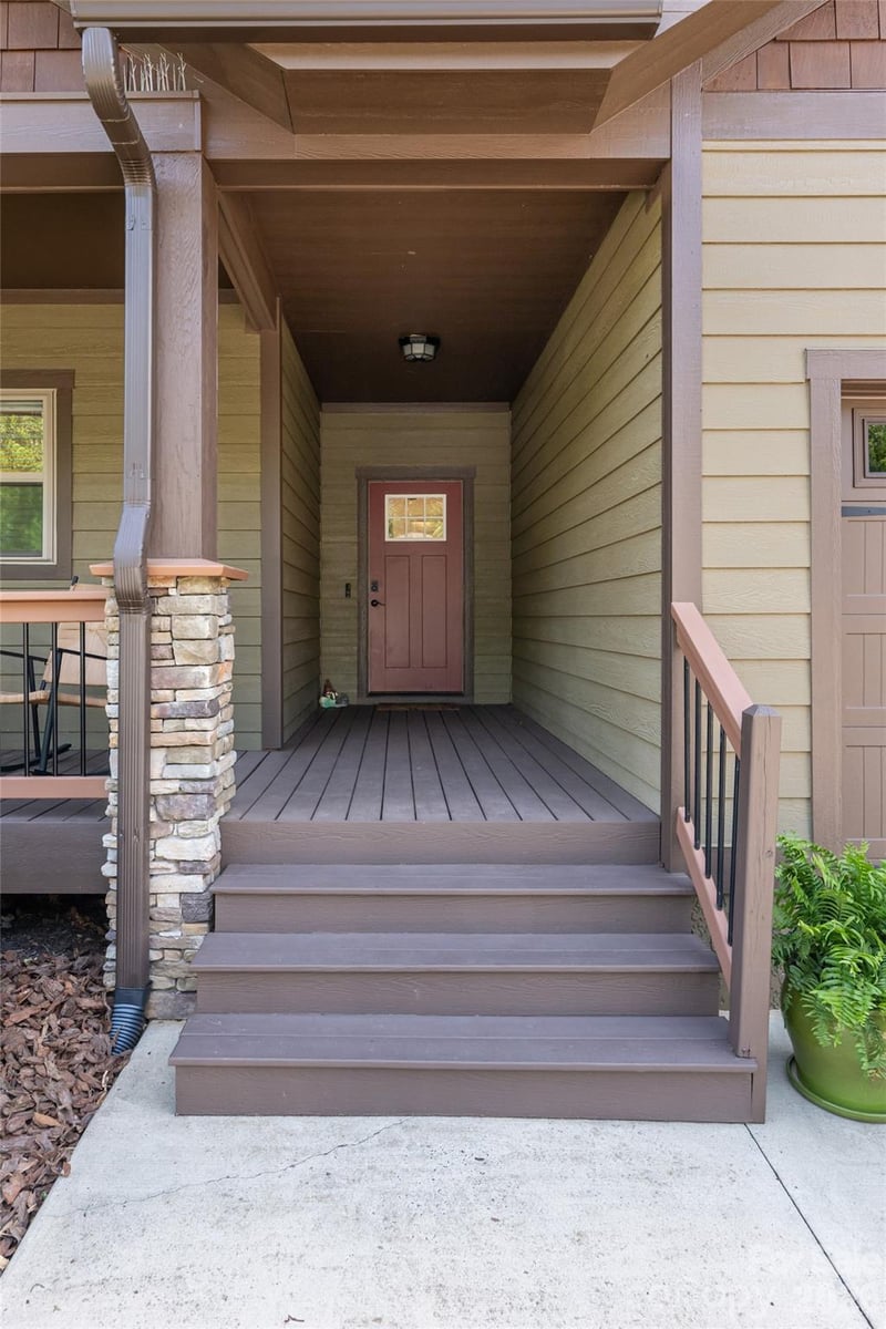 17 Asher Ln, Arden, NC 28704