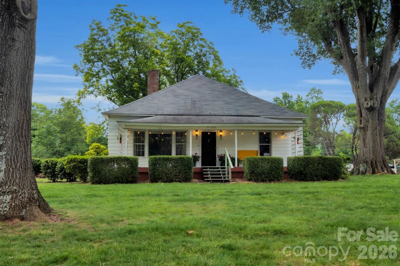 2103 Thomas Ave, Newton, NC 28658