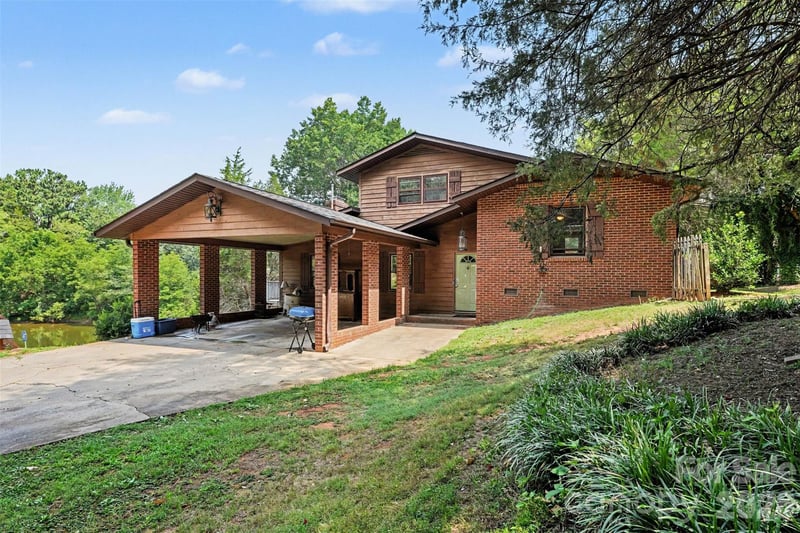 6 Old Farm Rd, Salisbury, NC 28147