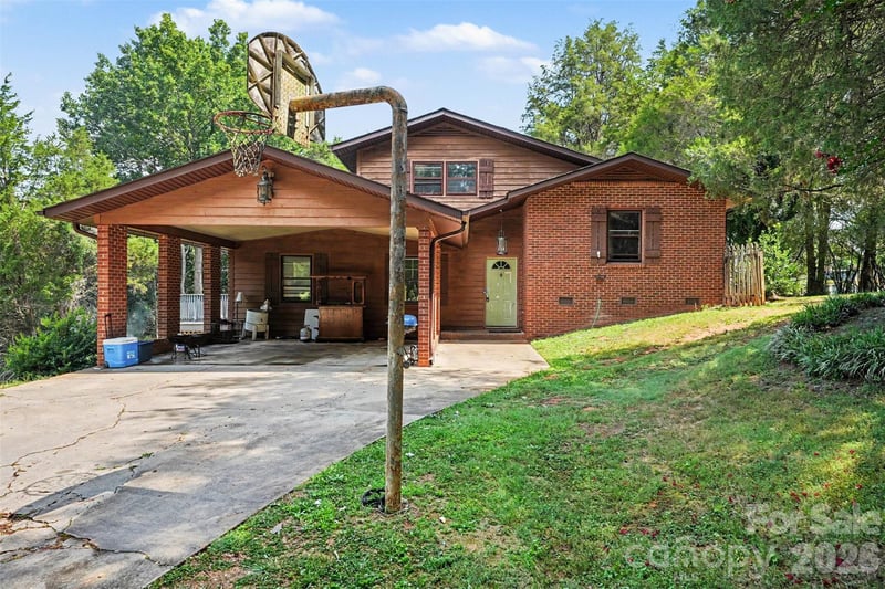 6 Old Farm Rd, Salisbury, NC 28147
