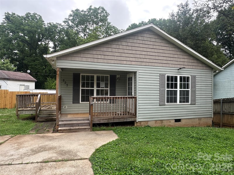 827 9th St, Newton, NC 28658