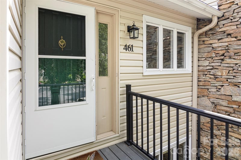 461 Britton Creek Dr, Hendersonville, NC 28791