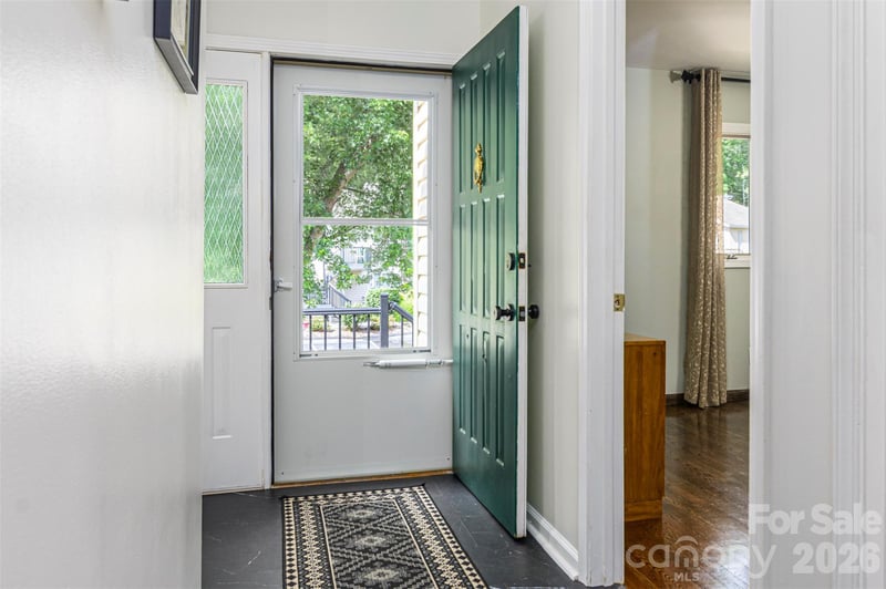 461 Britton Creek Dr, Hendersonville, NC 28791