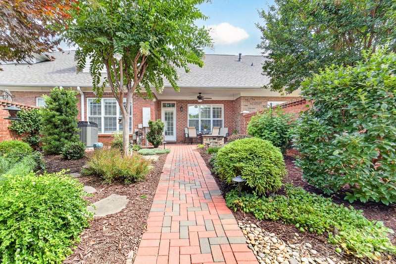 121 Mcleod Ave, Belmont, NC 28012