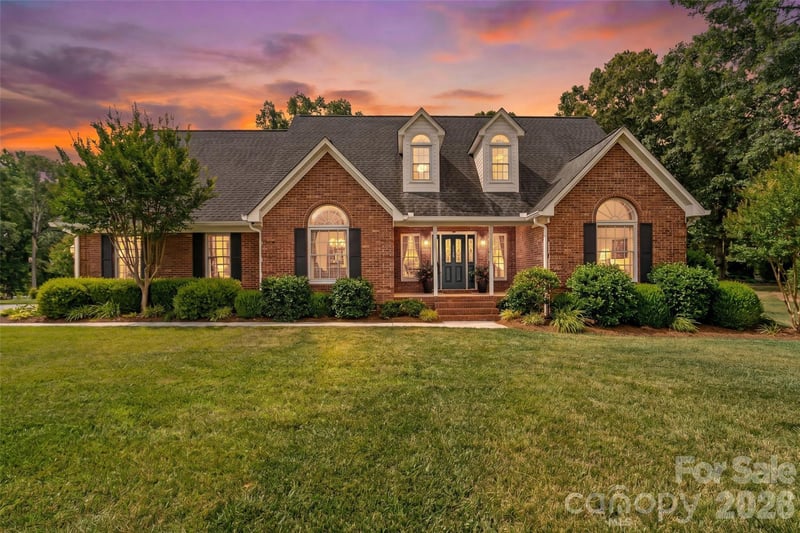 1135 Hunter Trail Ct, Rock Hill, SC 29730
