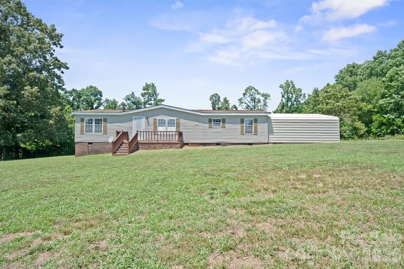 153 Wild Cherry Dr, Statesville, NC 28625