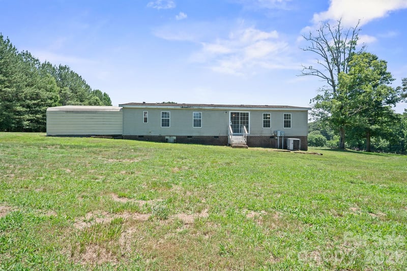 153 Wild Cherry Dr, Statesville, NC 28625