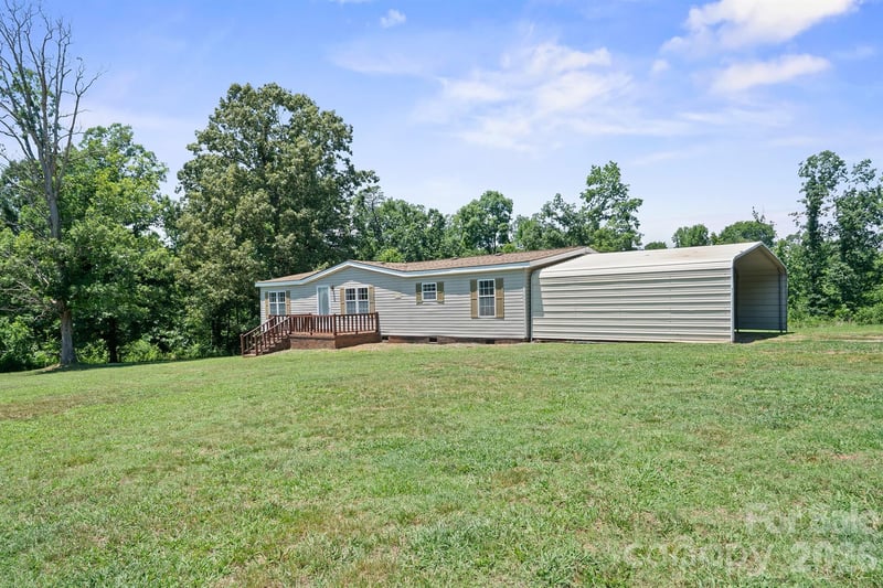 153 Wild Cherry Dr, Statesville, NC 28625