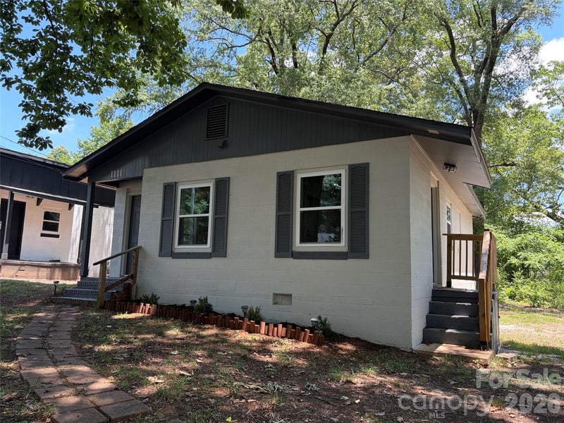1111 Meeting St, Statesville, NC 28677