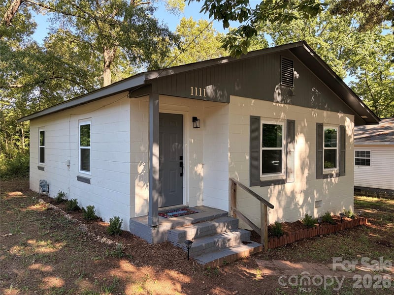 1111 Meeting St, Statesville, NC 28677