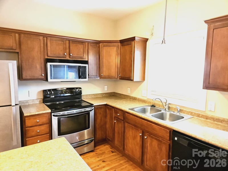 17 Lamar Ave, Asheville, NC 28803