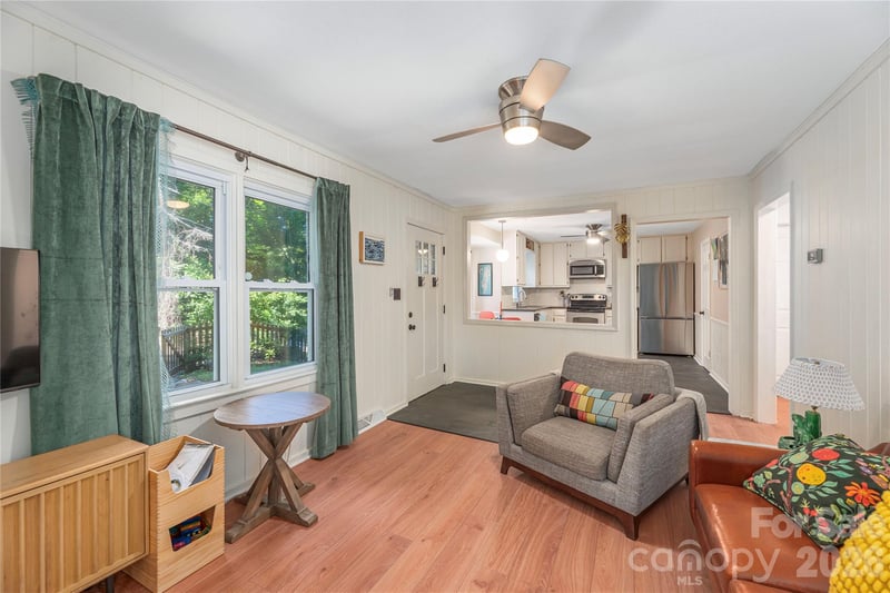 37 Wilmington St, Asheville, NC 28806
