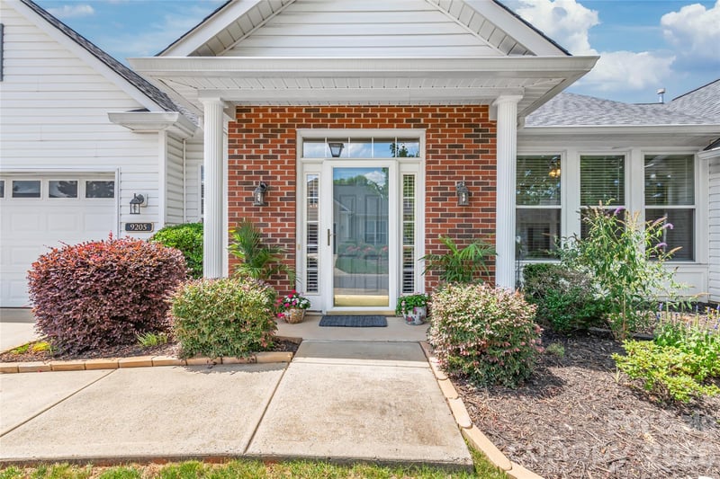 9205 Duckhorn Dr, Charlotte, NC 28277