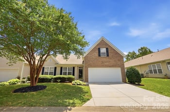 4427 Glenlea Commons Dr, Charlotte, NC 28216