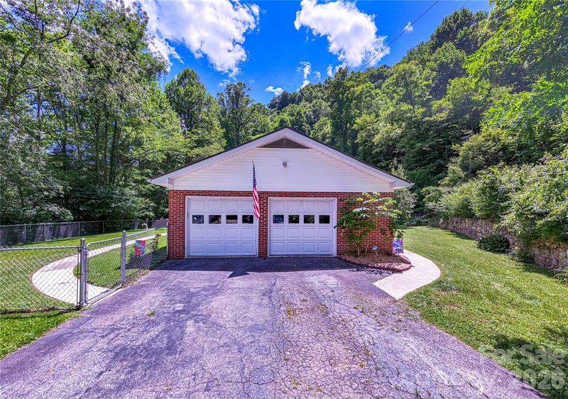 7835 Us 23 Hw, Mars Hill, NC 28754