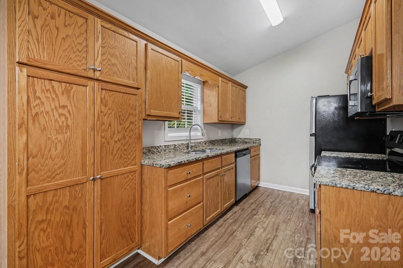 1607 Indian Springs Dr, Conover, NC 28613