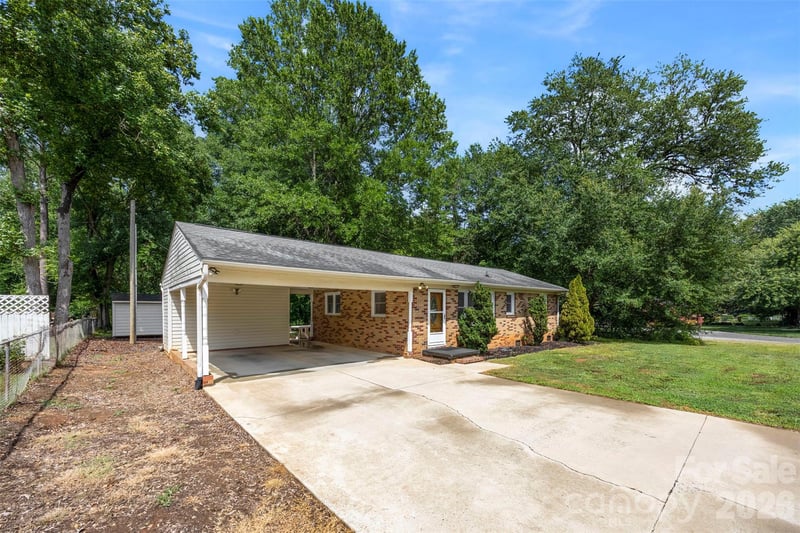 644 Dallas Spencer Mountain Rd, Dallas, NC 28034