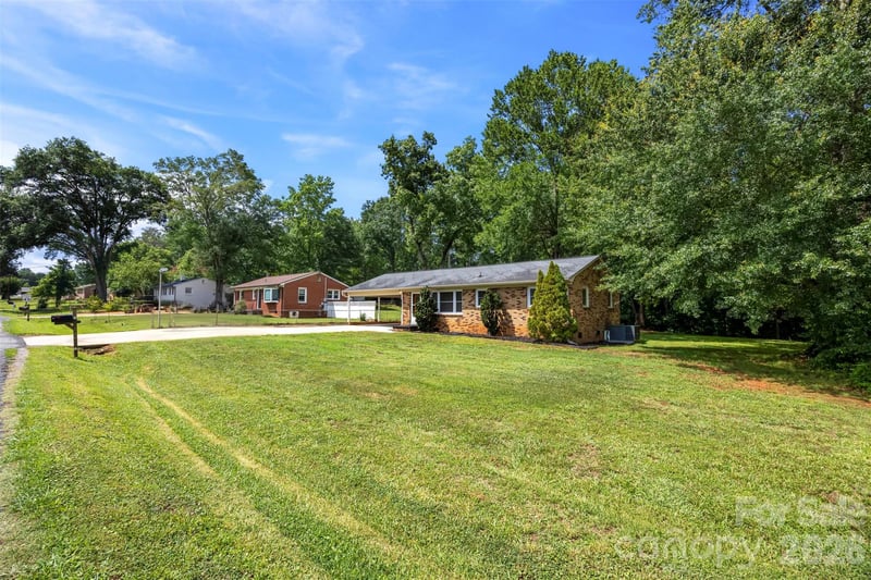 644 Dallas Spencer Mountain Rd, Dallas, NC 28034