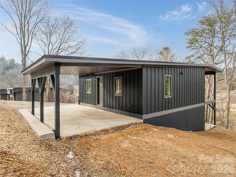 20 Cane Creek Ln, Fairview, NC 28730