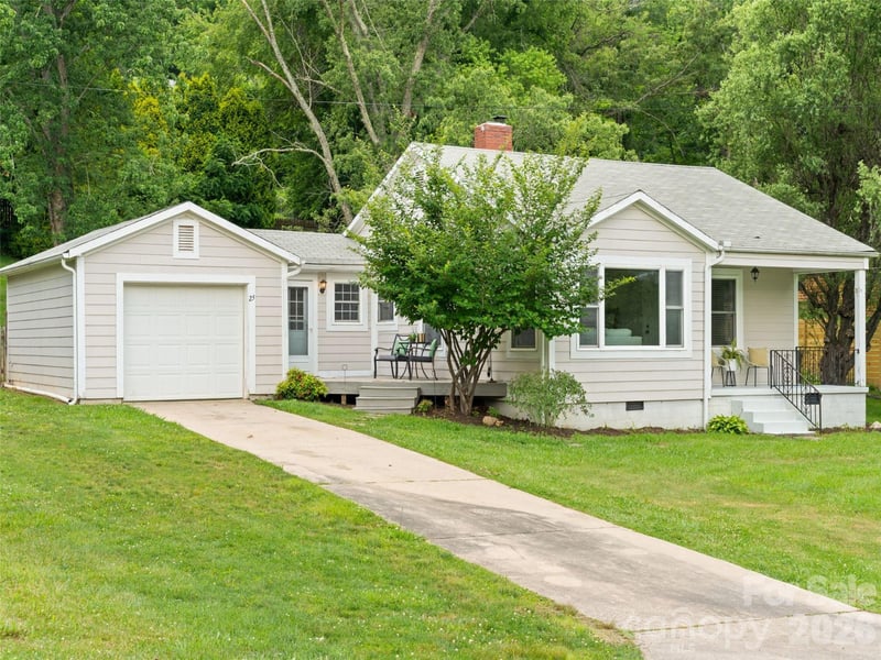 25 Nesbitt St, Waynesville, NC 28786
