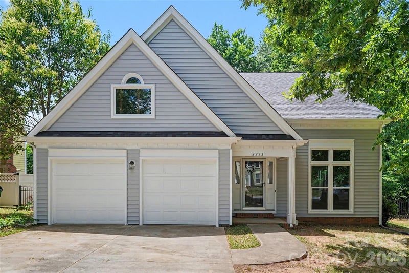 2213 Century Oaks Ln, Charlotte, NC 28262
