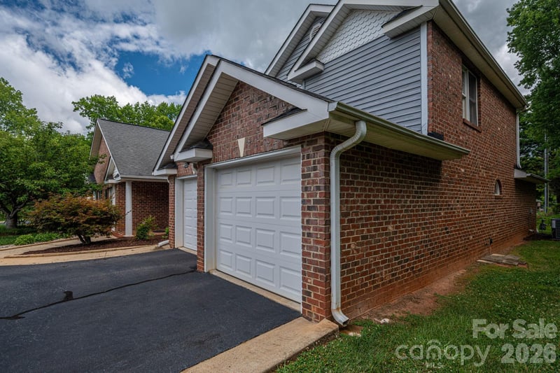 112 Mooreland Dr, Conover, NC 28613