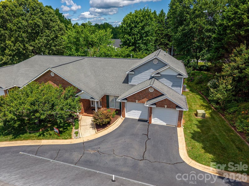 112 Mooreland Dr, Conover, NC 28613