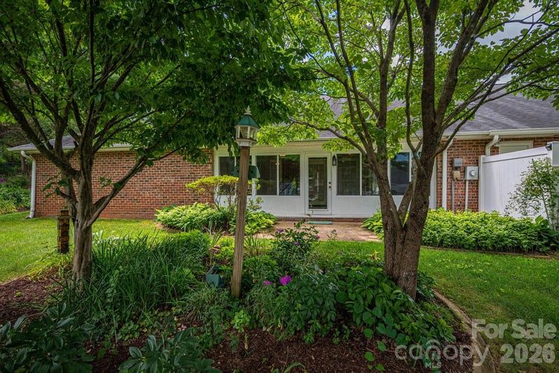 112 Mooreland Dr, Conover, NC 28613