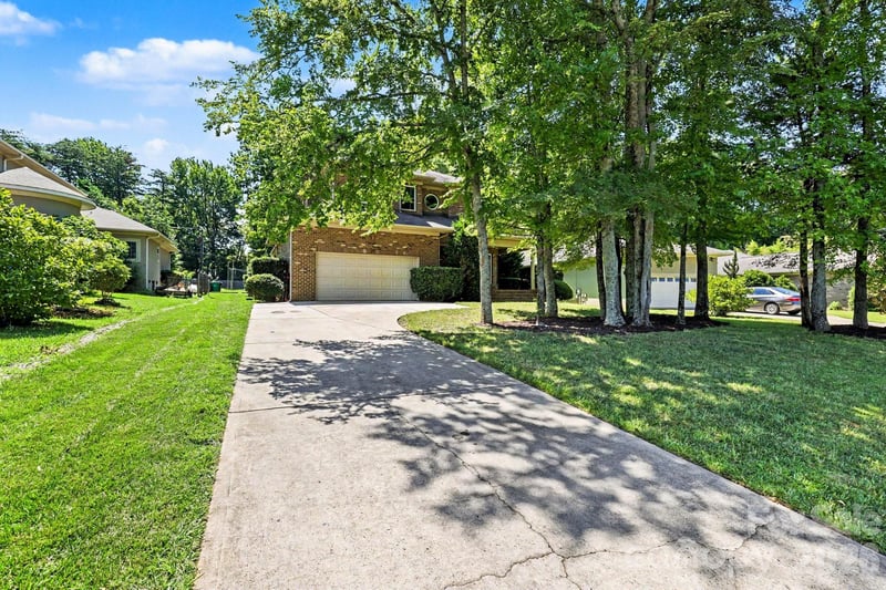 10130 Fairlea Dr, Charlotte, NC 28269