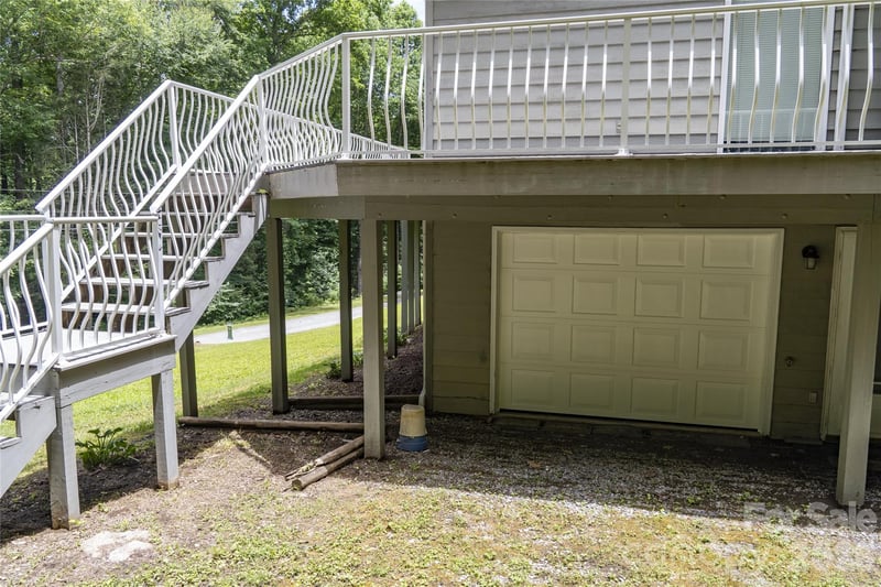101 Friar Tuck Ln, Maggie Valley, NC 28751