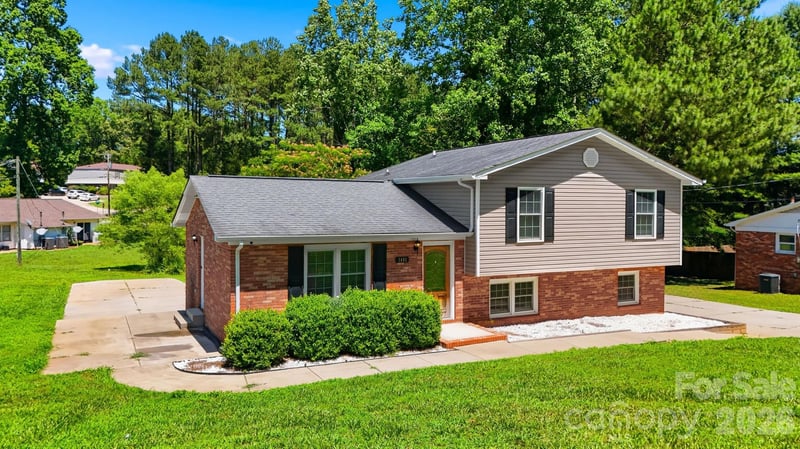 1401 Southwest Blvd, Newton, NC 28658