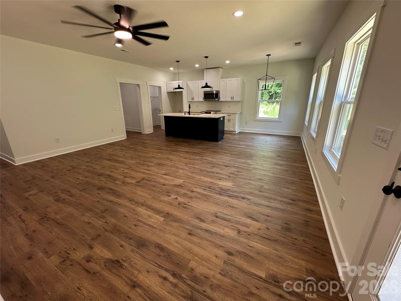 907 Orangewood St, Kannapolis, NC 28081