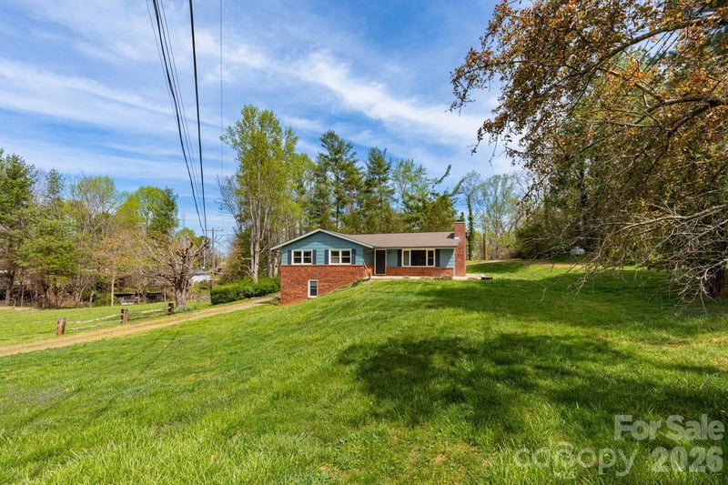 41 Kennedy Rd, Weaverville, NC 28787