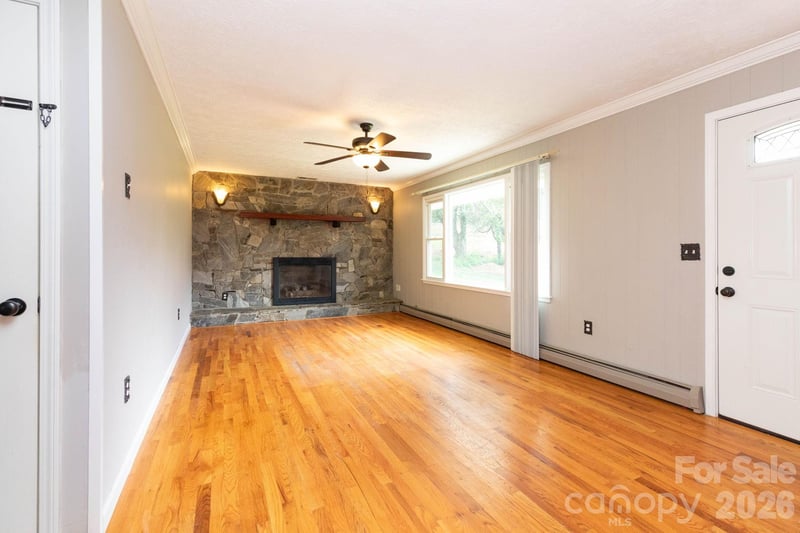 41 Kennedy Rd, Weaverville, NC 28787